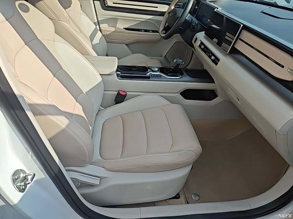 Geely Icon, 2023 25