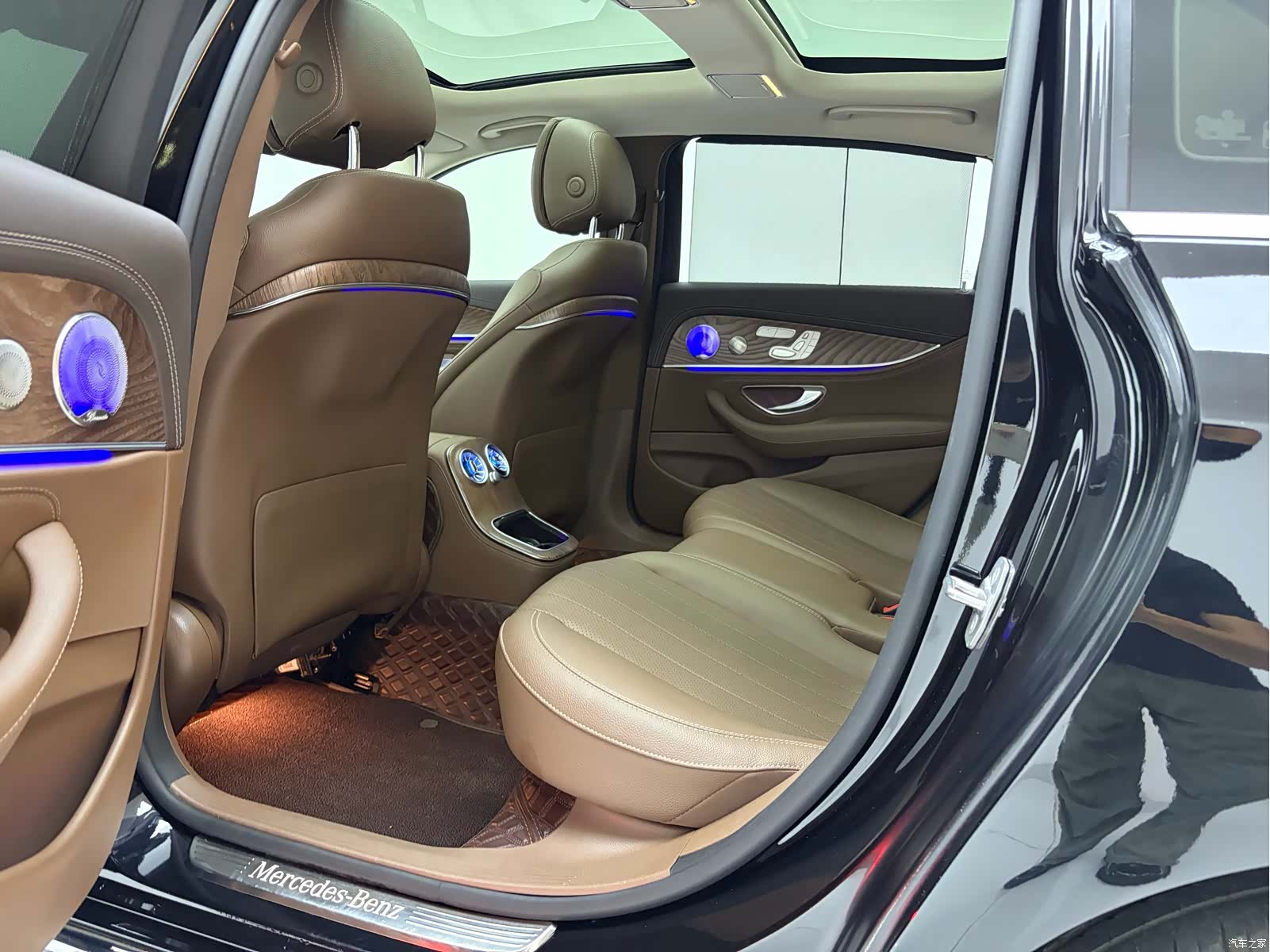 Mercedes-Benz E-Class, 2023 8
