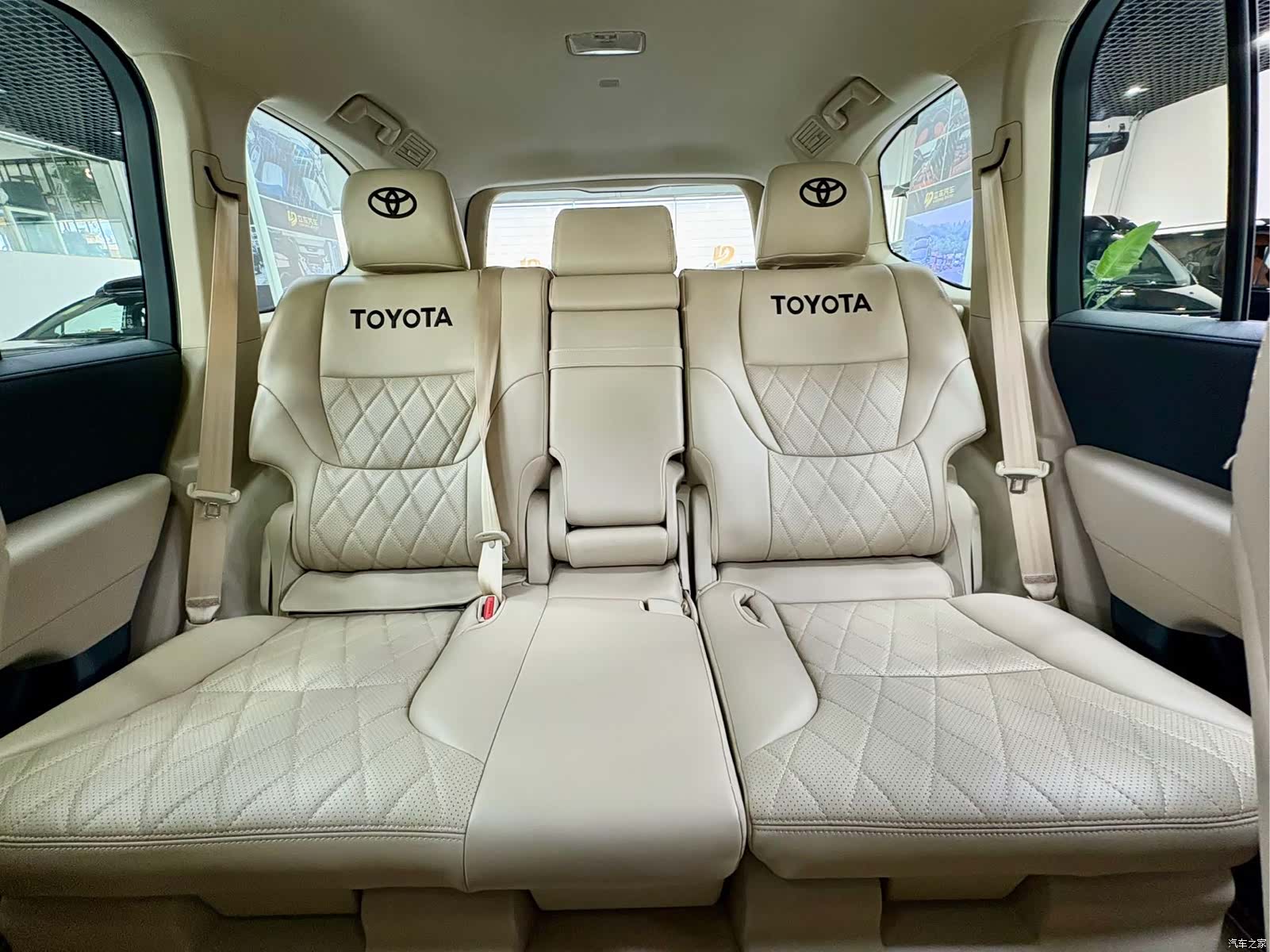 Toyota Land Cruiser, 1900 8