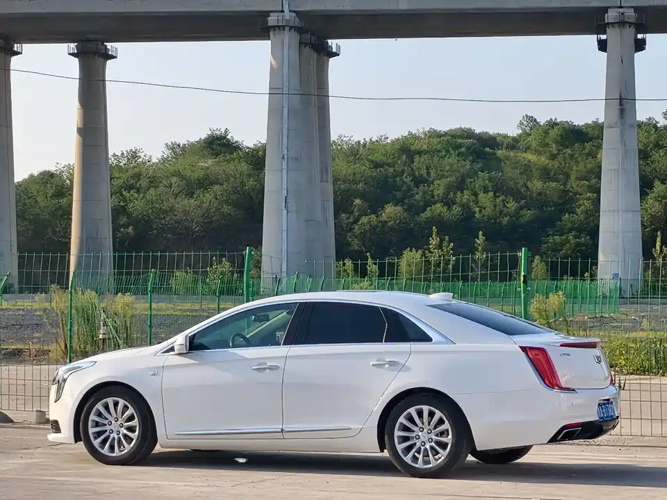 Cadillac XTS