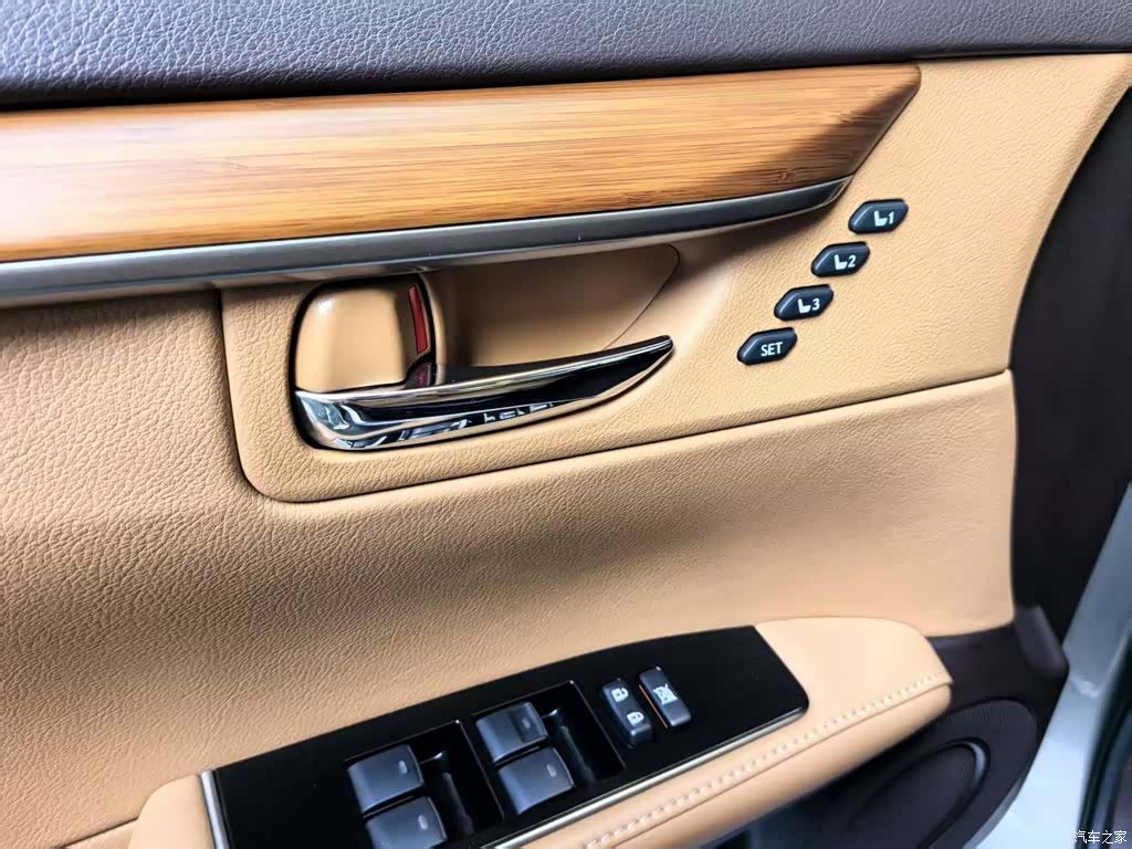 Lexus ES, 2017 23