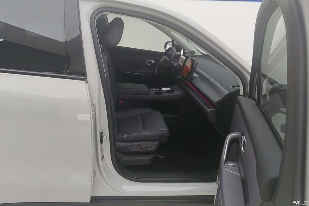 Leapmotor C10, 2024 8