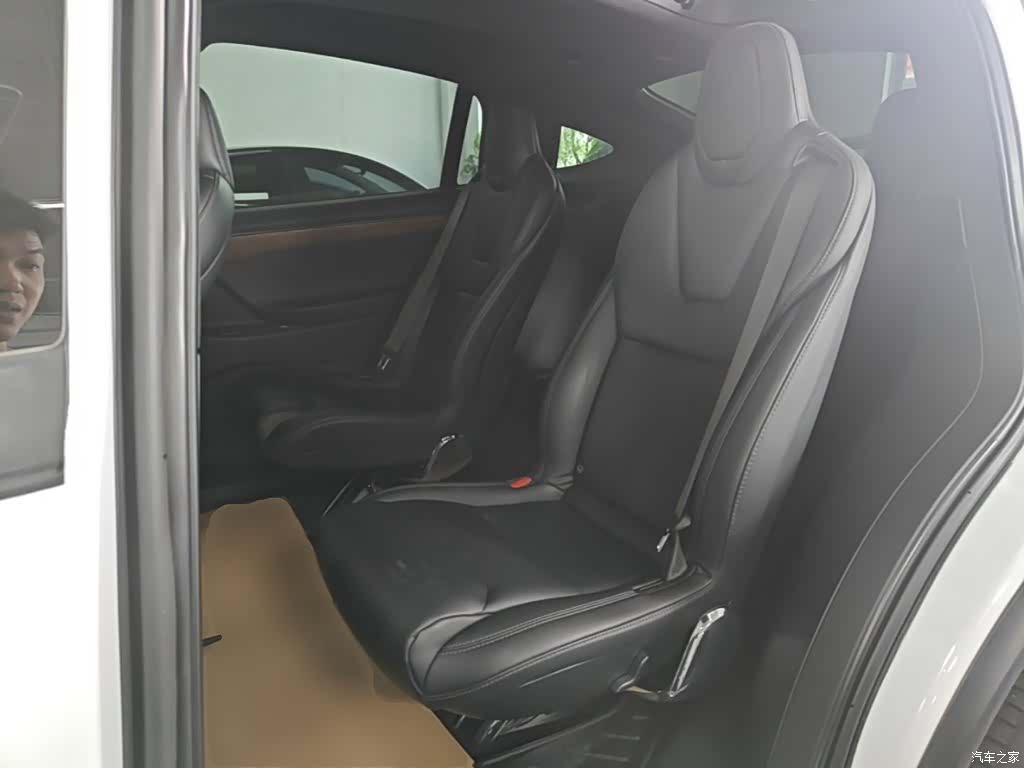 Tesla Model X, 2021 13