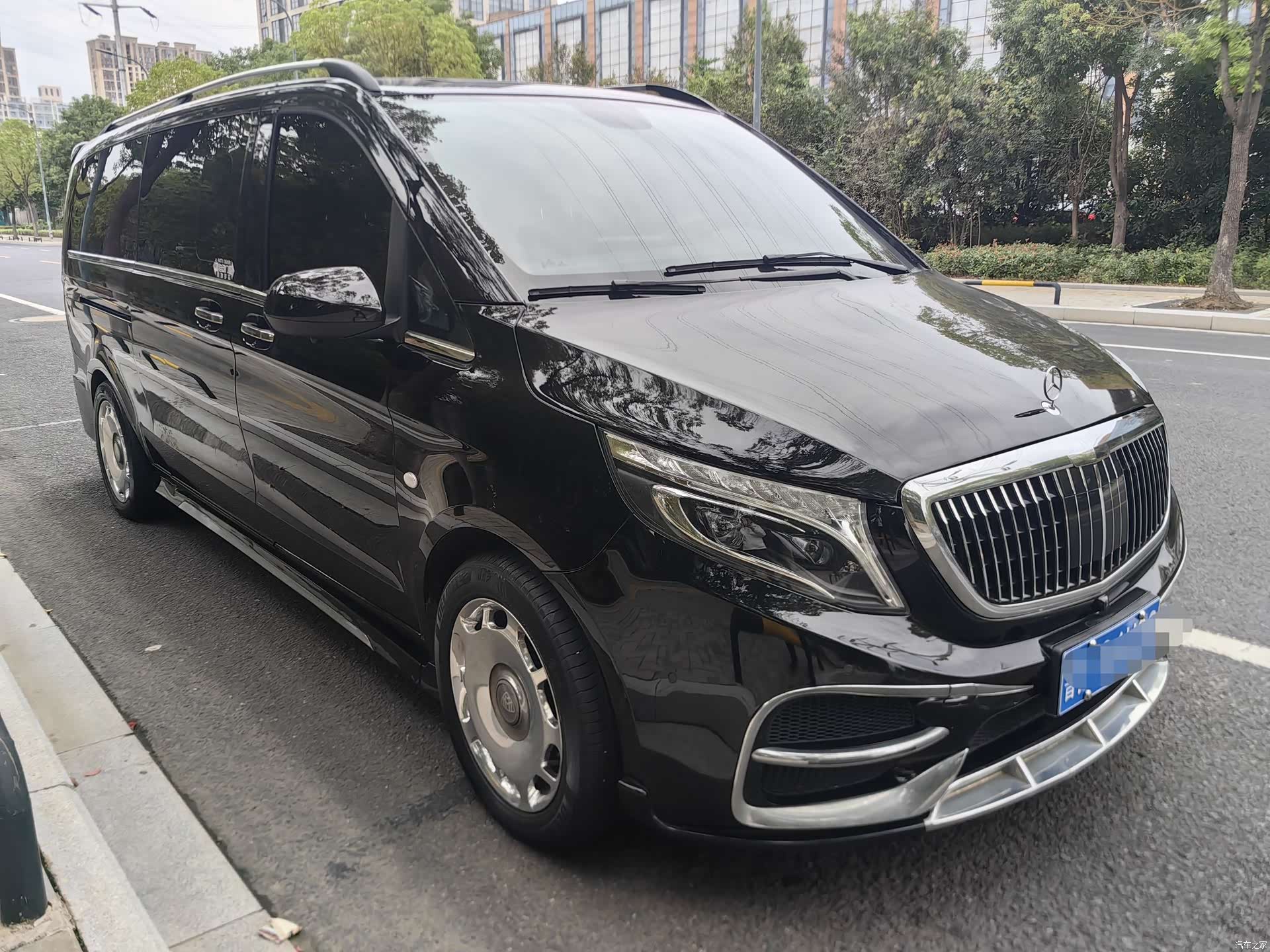 Mercedes-Benz 7, 2021 3