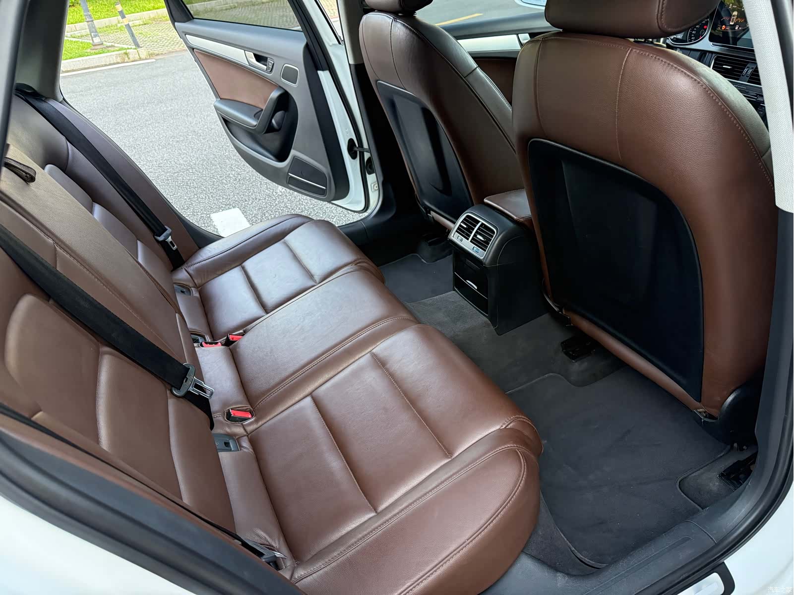 Audi A4L, 2016 12