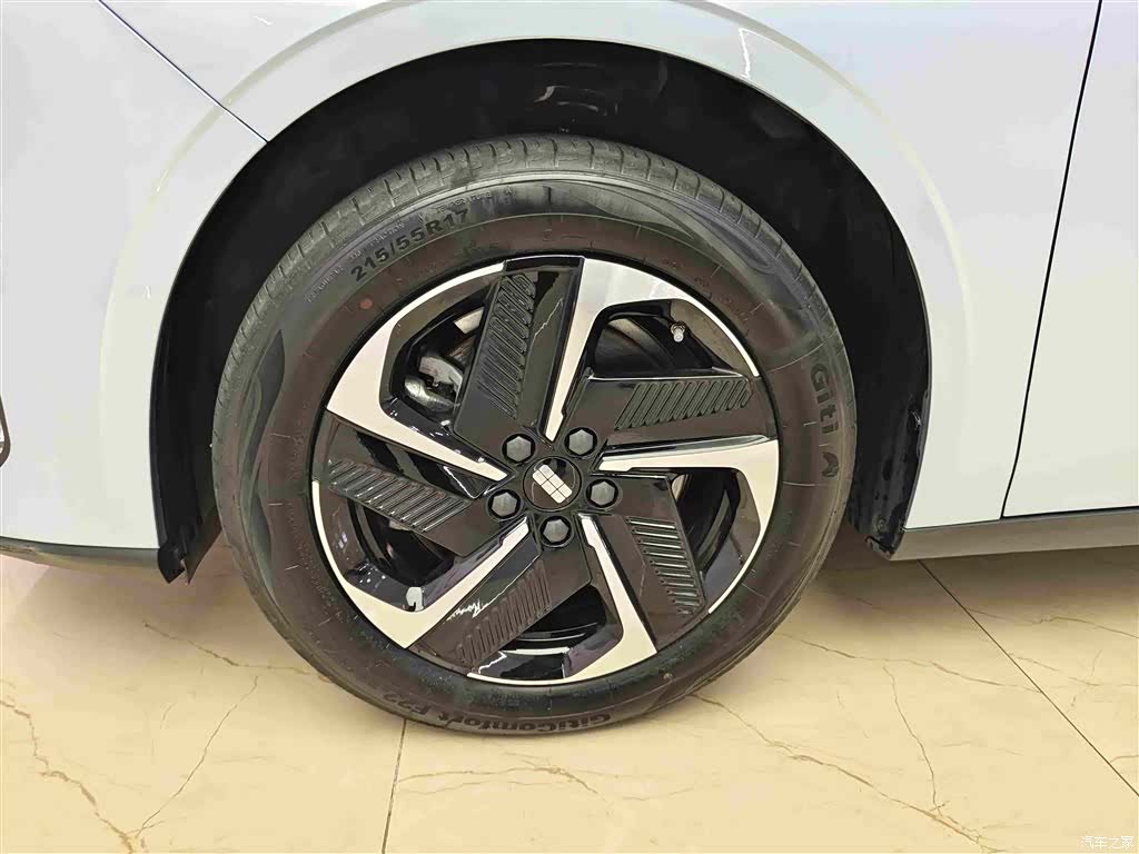 Geely Galaxy L6, 2025 8