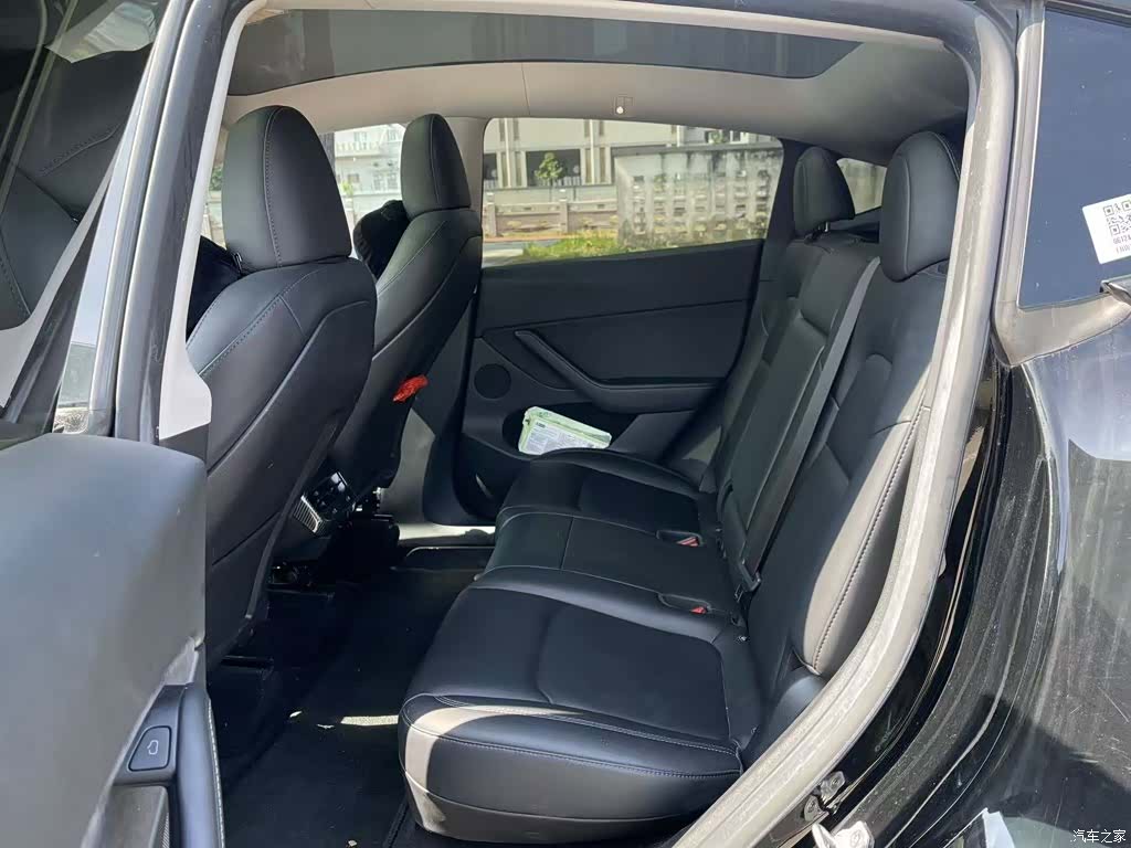 Tesla Model Y, 2023 6