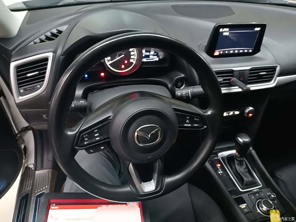 Mazda Mazda3, 2019 11