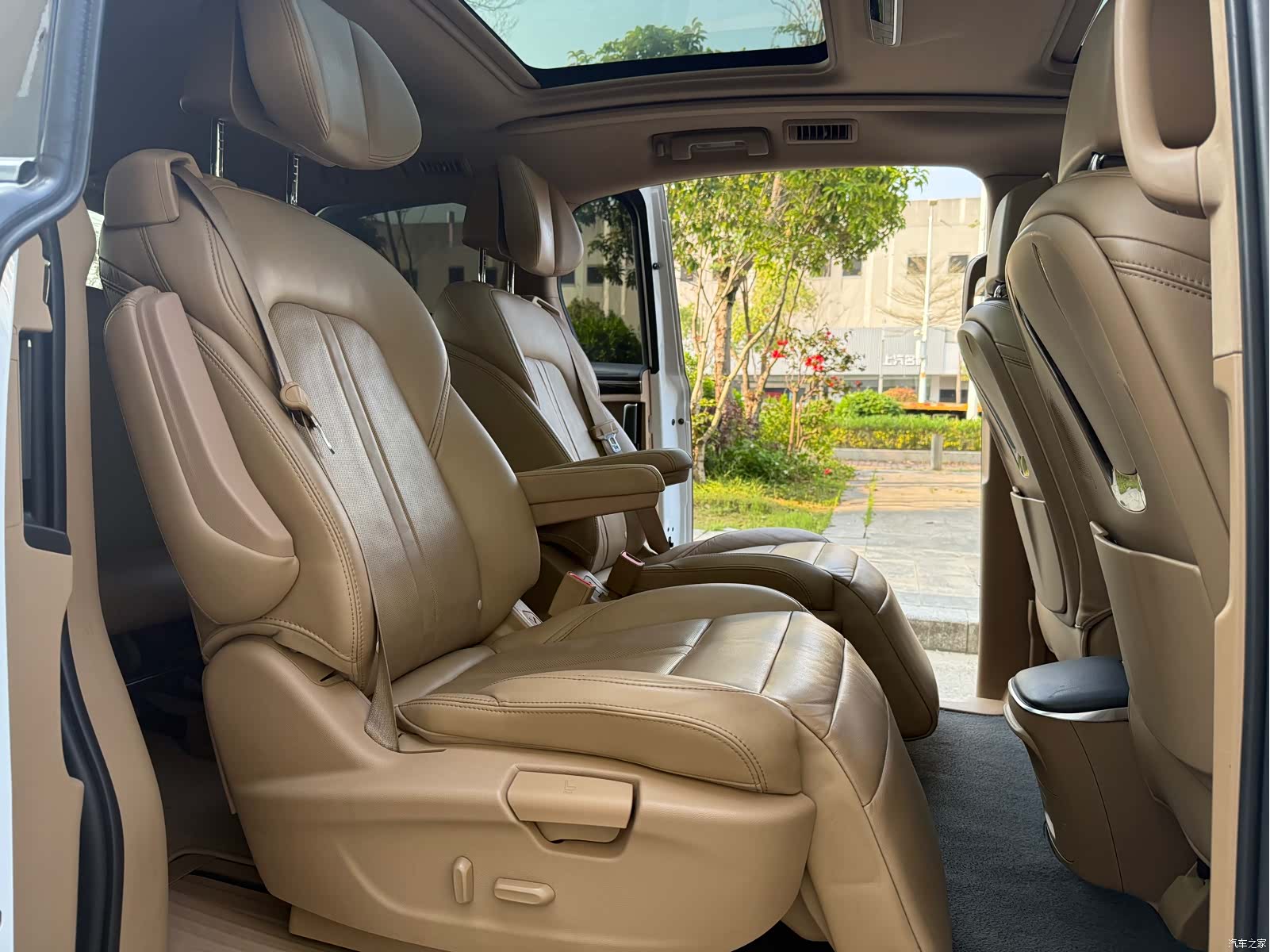 Buick GL8, 2018 11