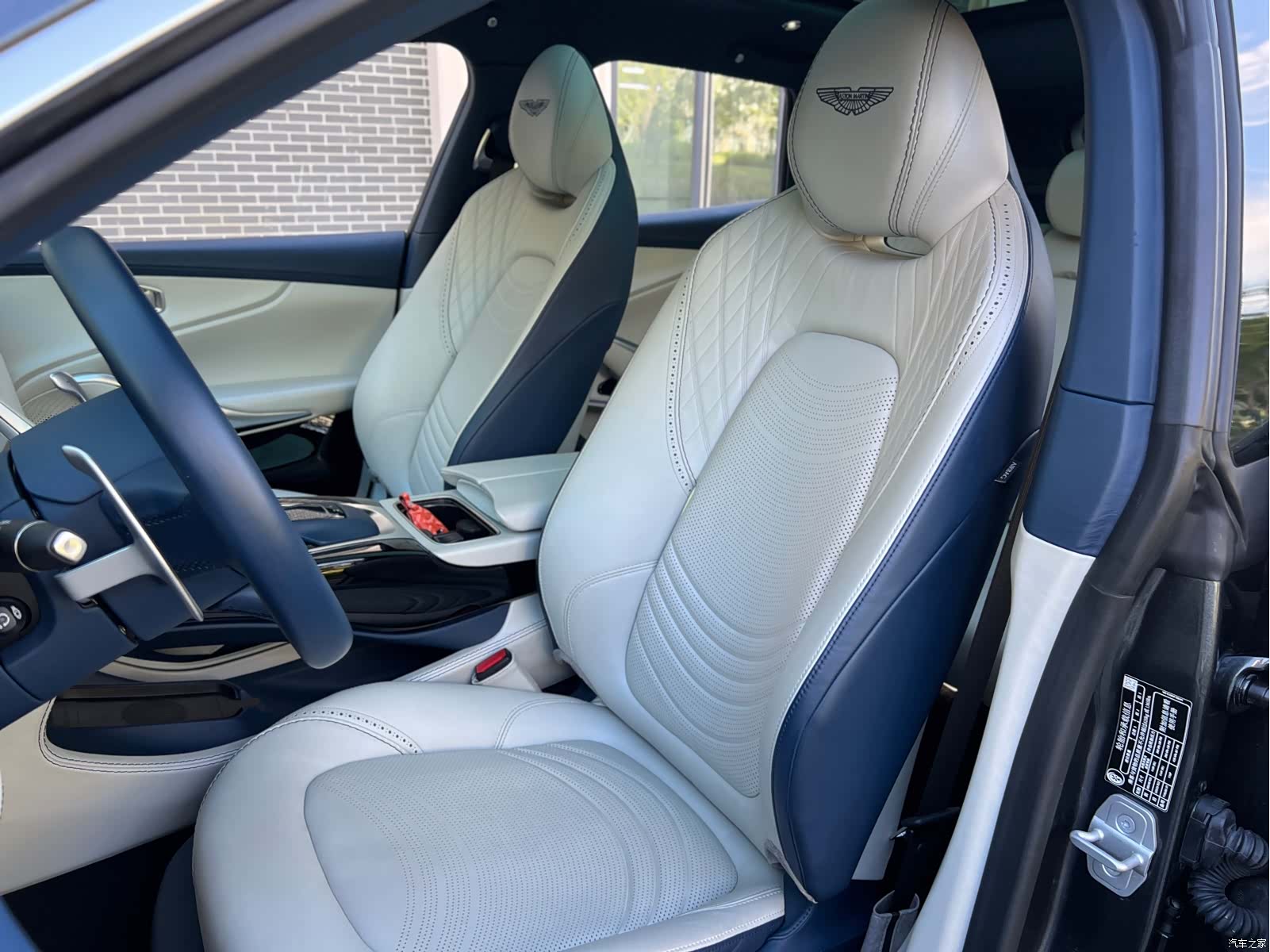 Aston Martin DBX, 2024 25