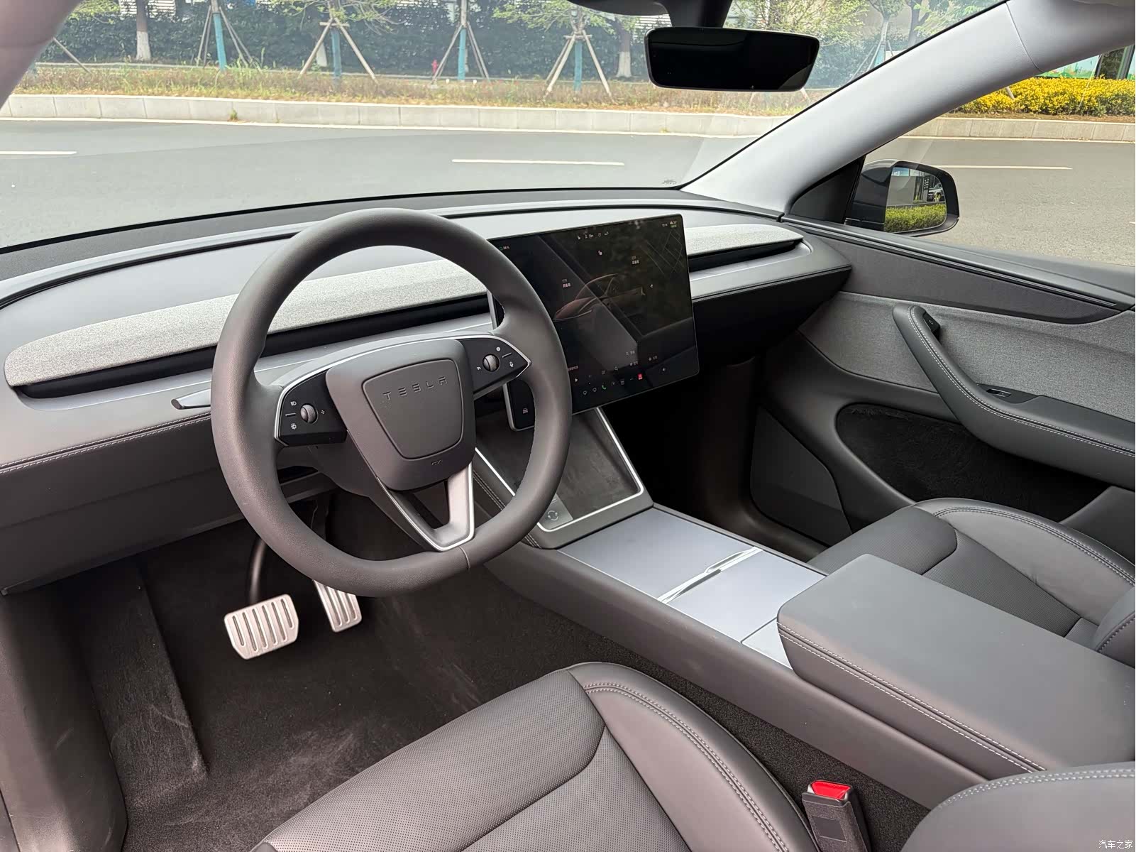 Tesla Model Y, 2025 3