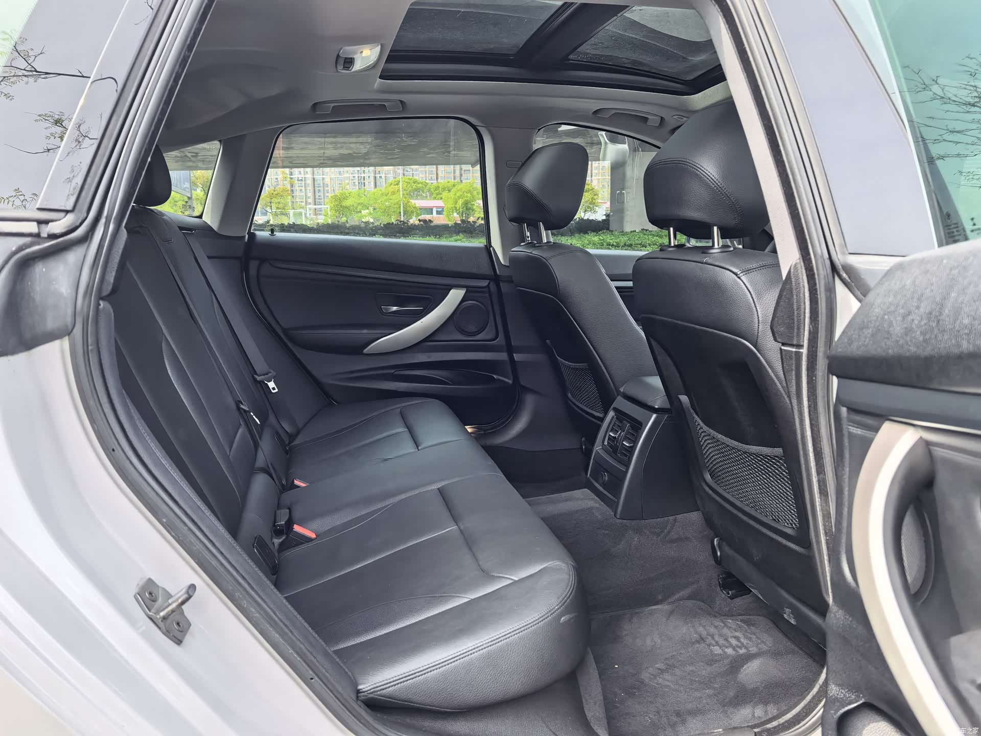 BMW 3 Series, 2015 10