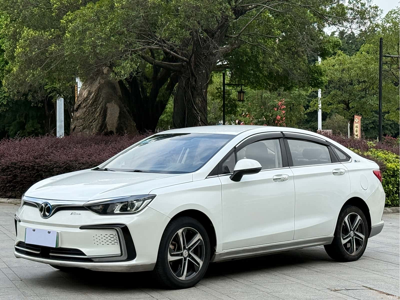 BAIC EU5