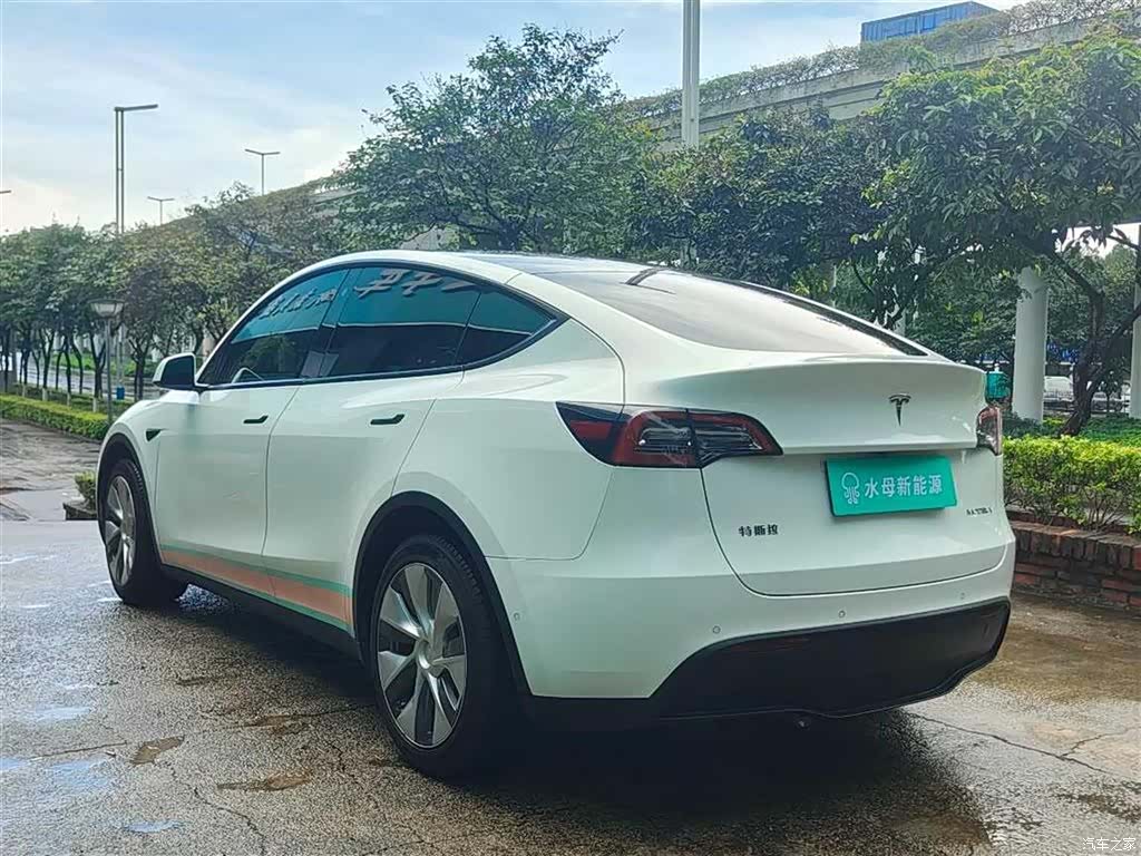 Tesla Model Y, 2022 6