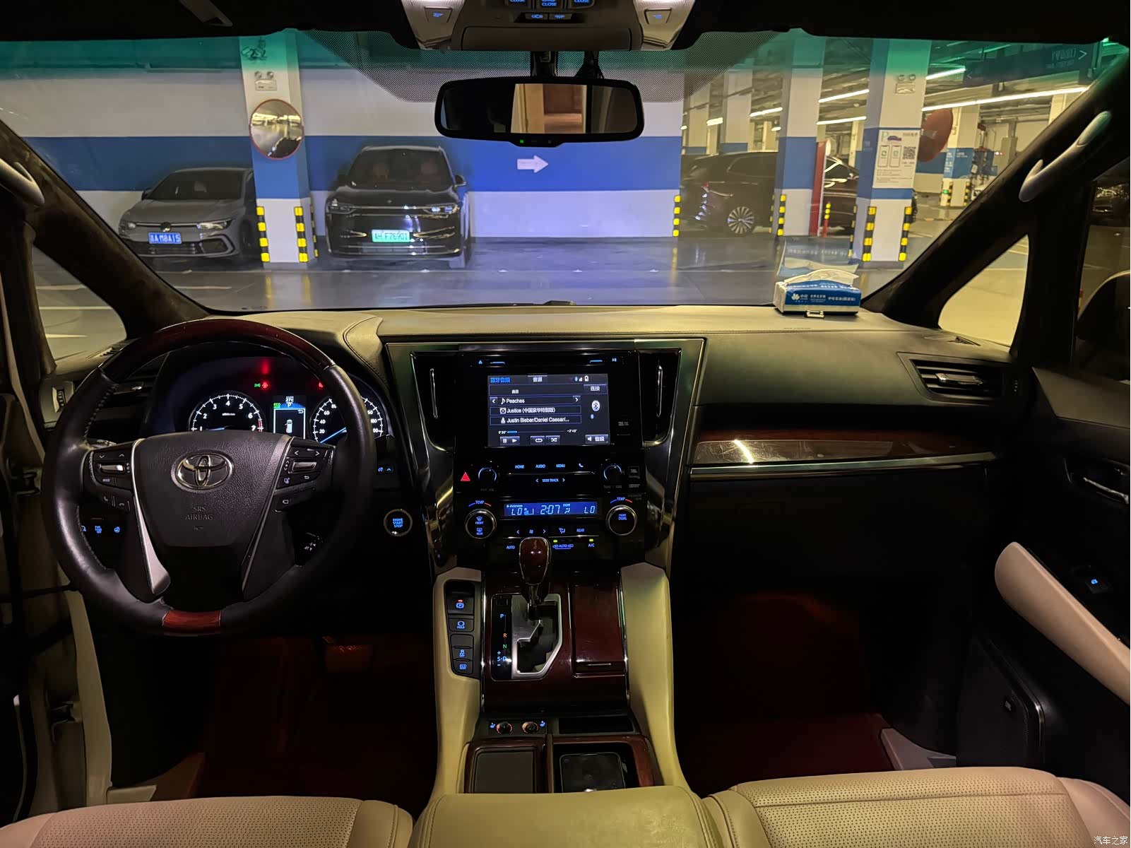 Toyota Alphard, 2017 9