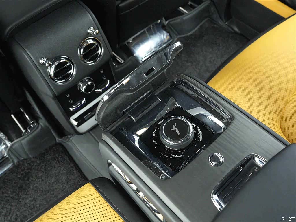 Rolls-Royce Cullinan, 2022 29