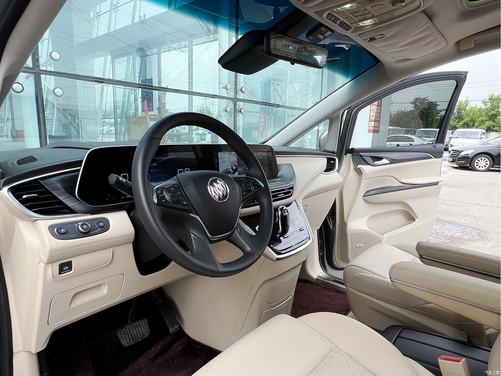 Buick GL8, 2023 10