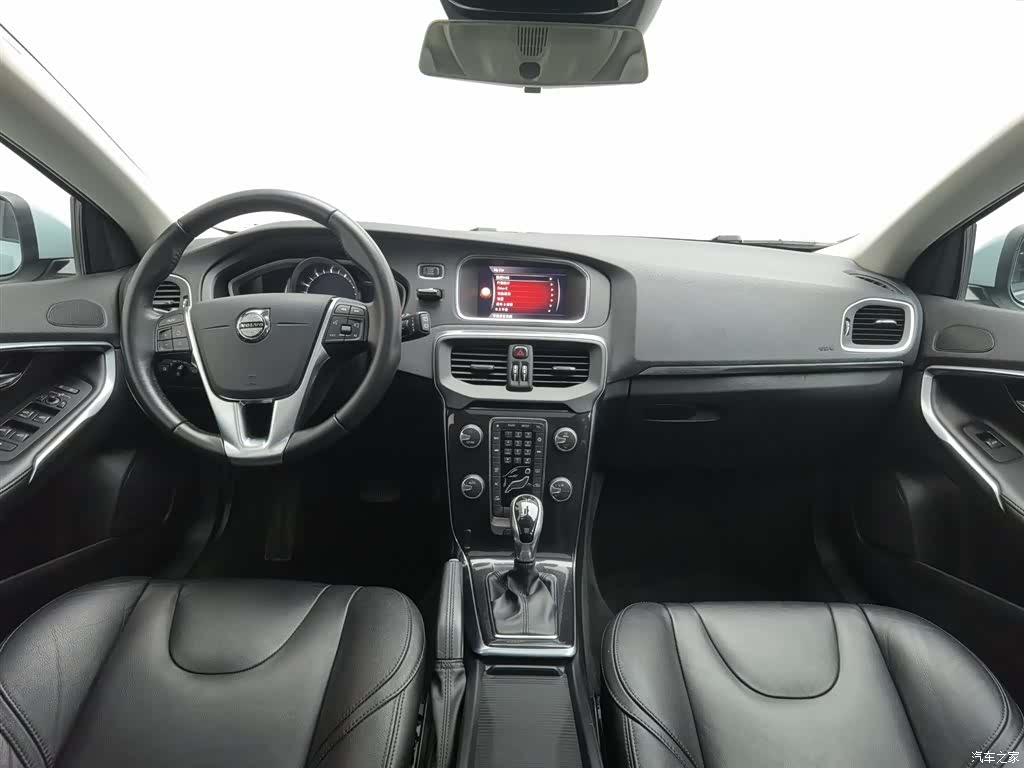 Volvo V40, 2018 все фото