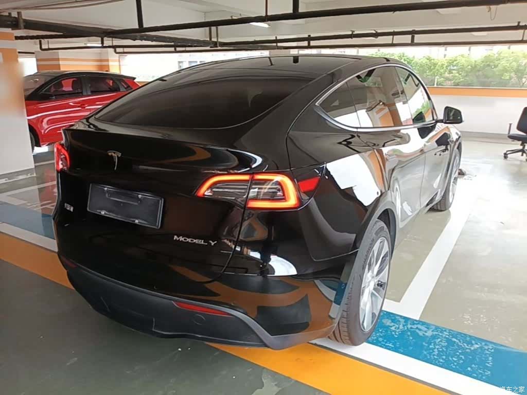Tesla Model Y, 2022 7