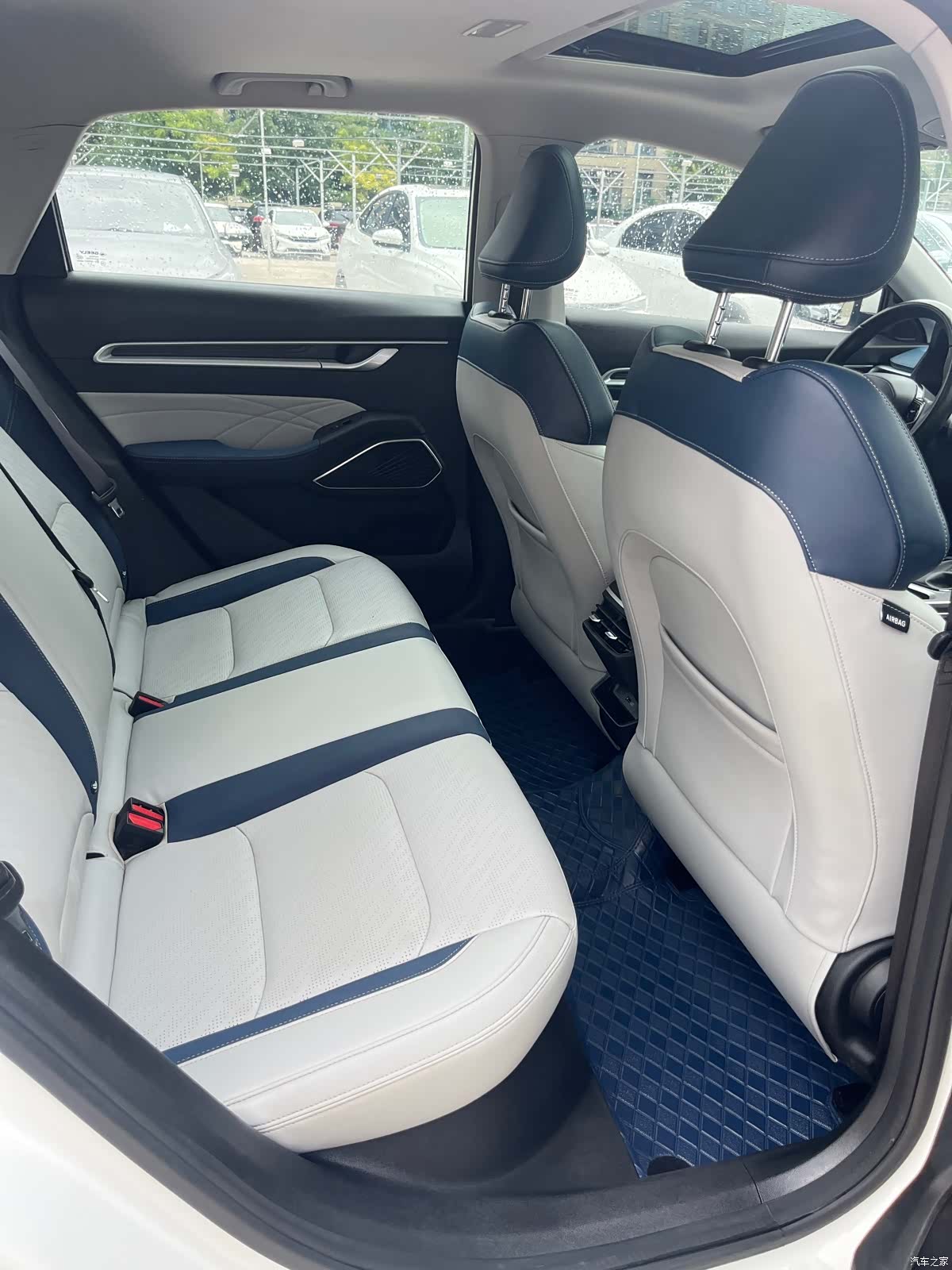 Geely Emgrand, 2021 8