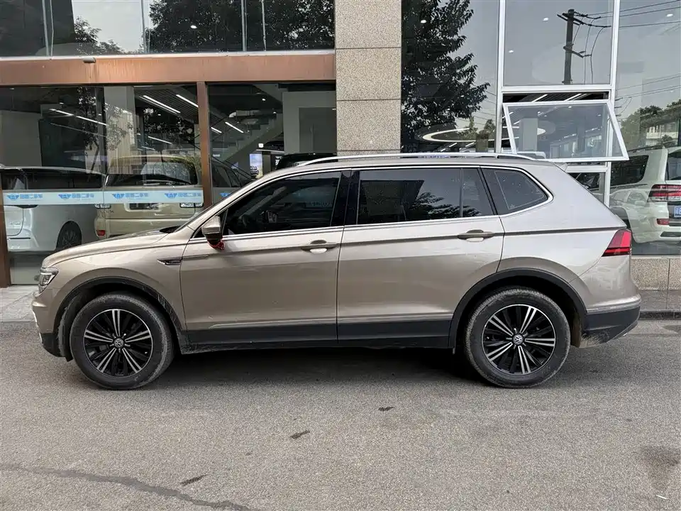 Volkswagen Tiguan L