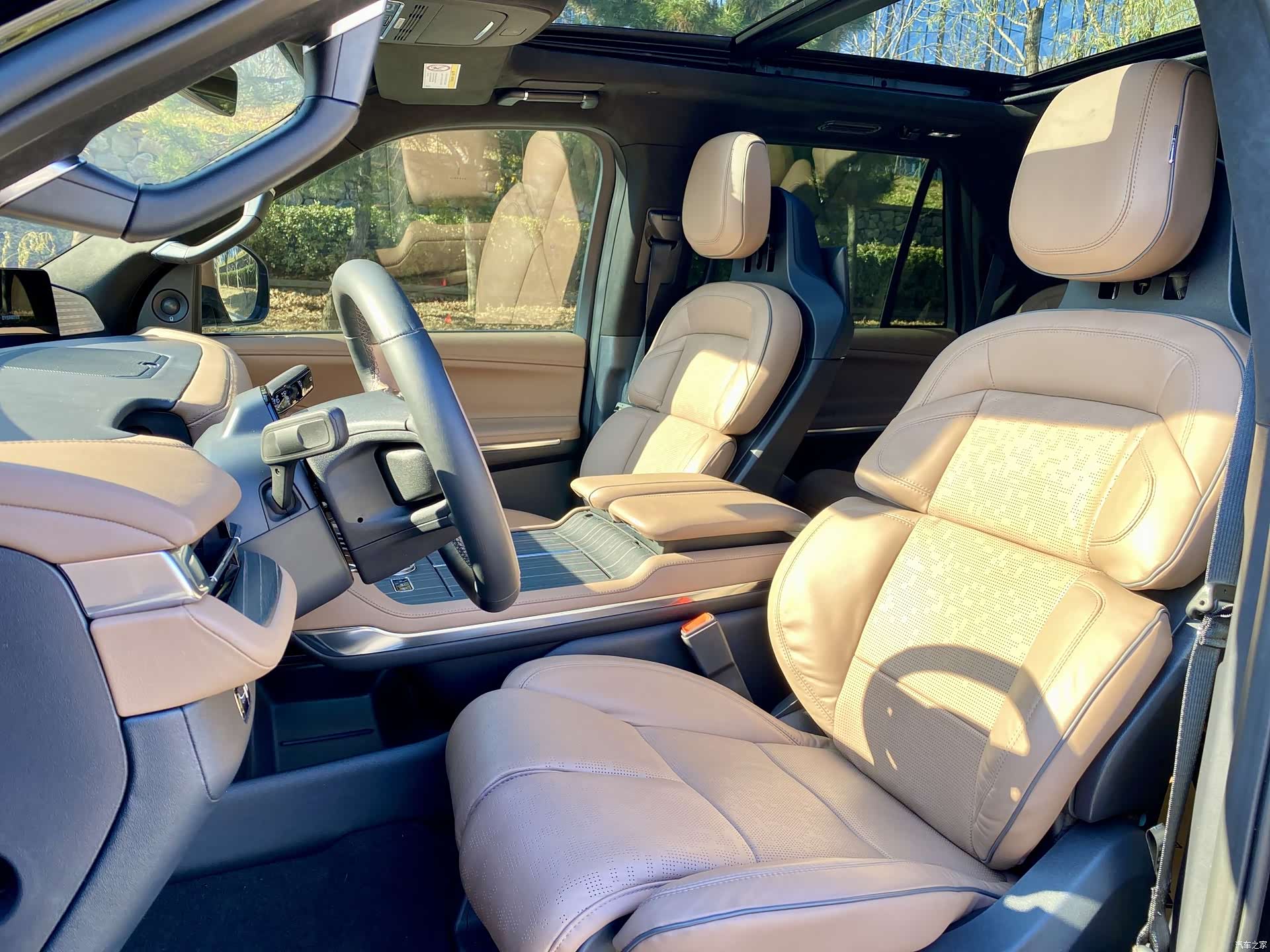 Lincoln Navigator, 2025 9