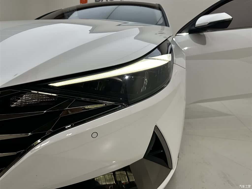 Hyundai Elantra, 2022 15