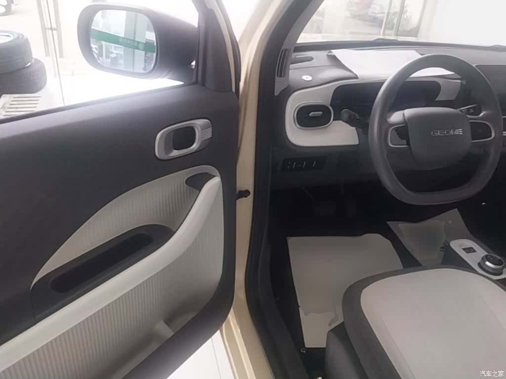 Geely Panda, 2025 16