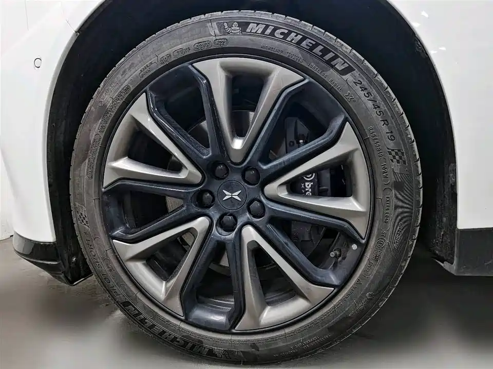 XPENG P7