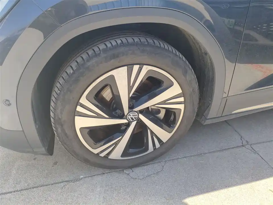 Volkswagen ID.6 CROZZ