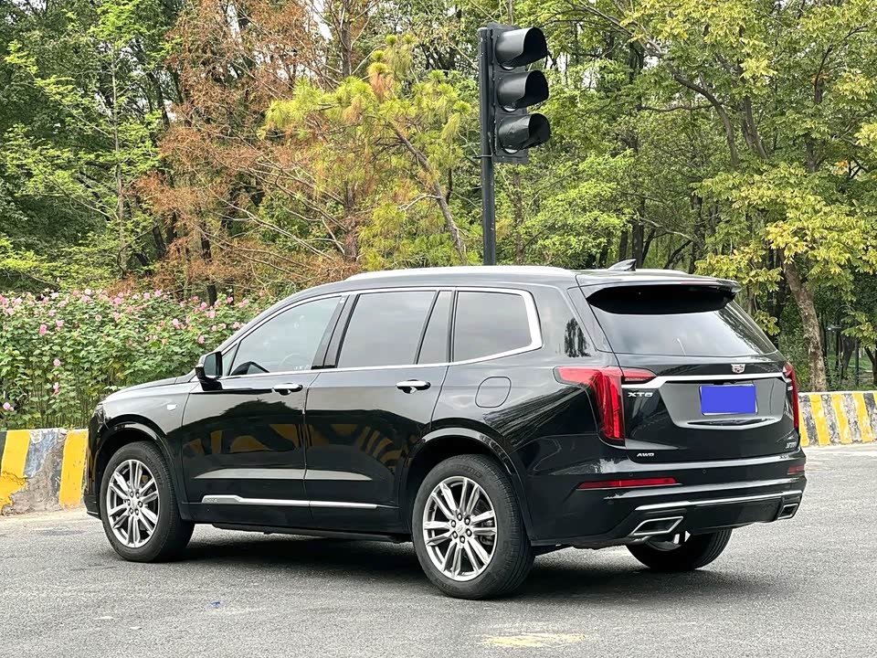 Cadillac XT6