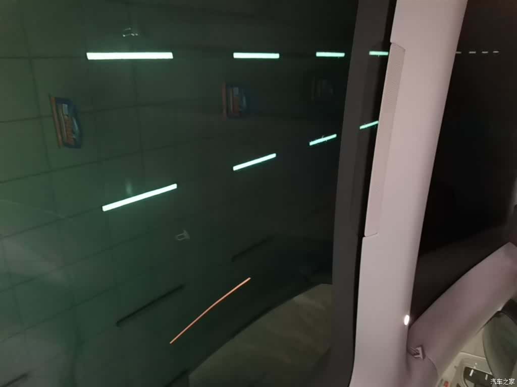 Tesla Model 3, 2025 18