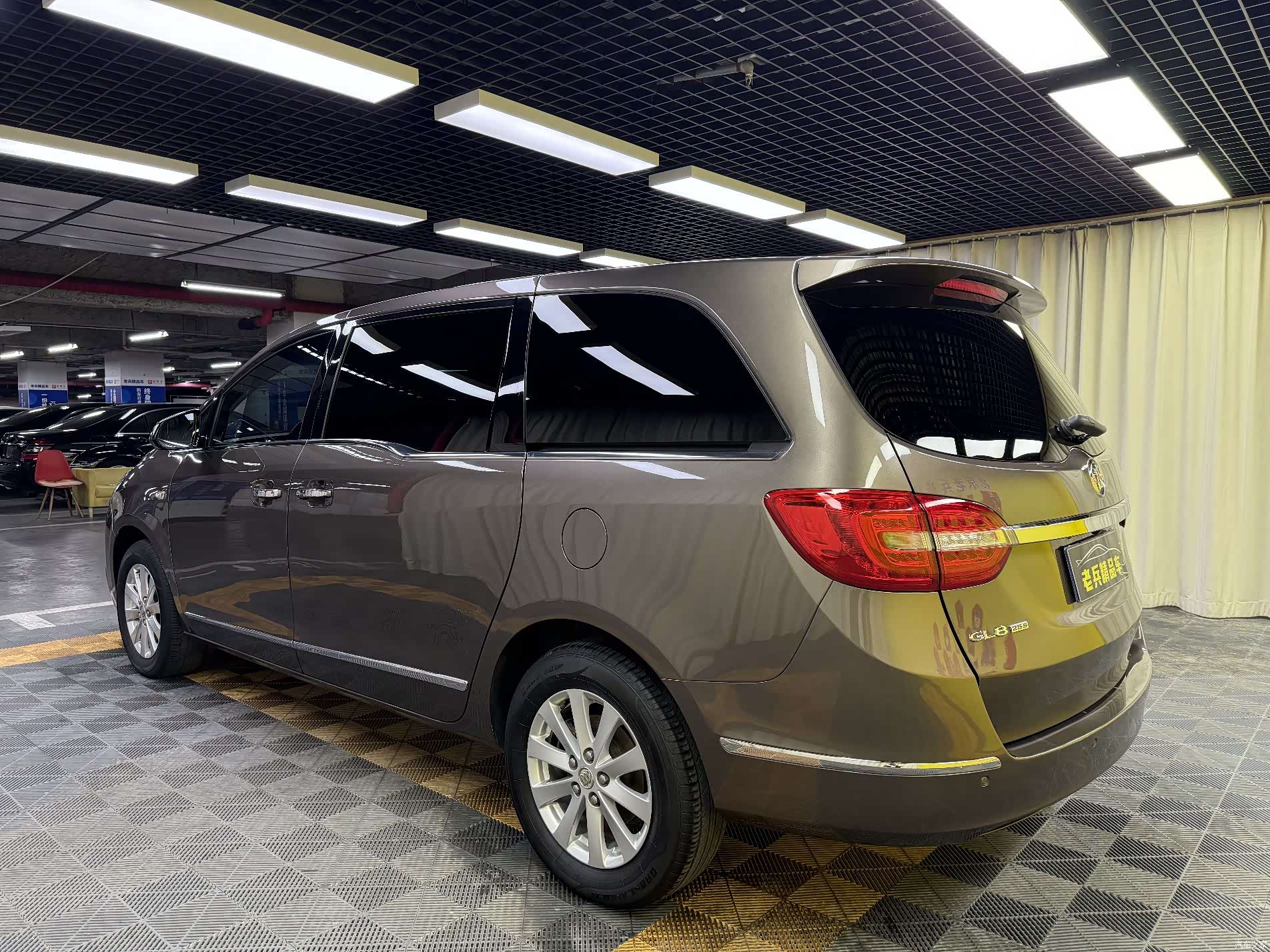 Buick GL8, 2019 10