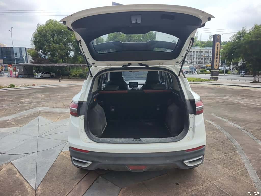 Geely Coolray, 2021 19