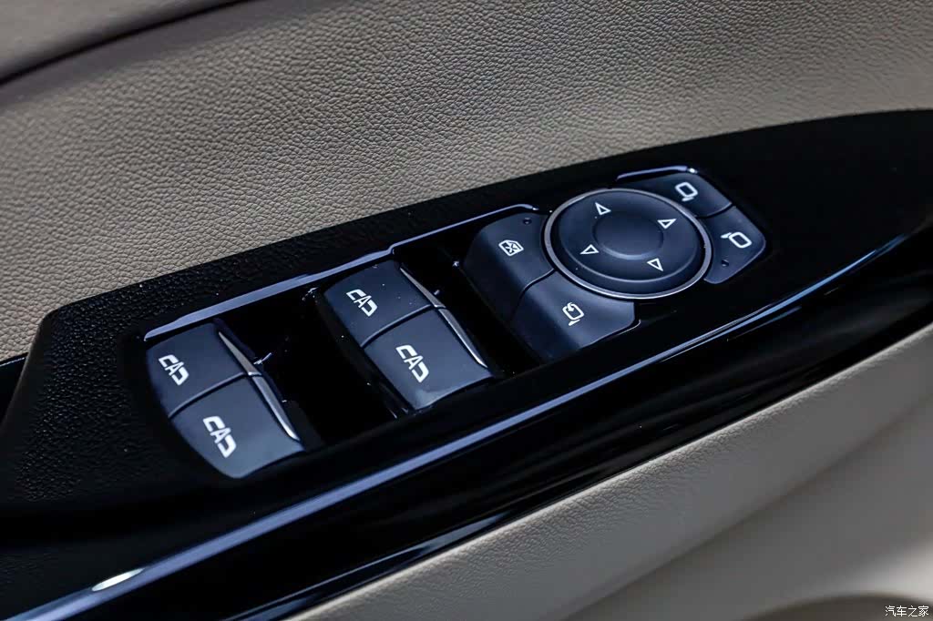 Buick GL8, 2025 12