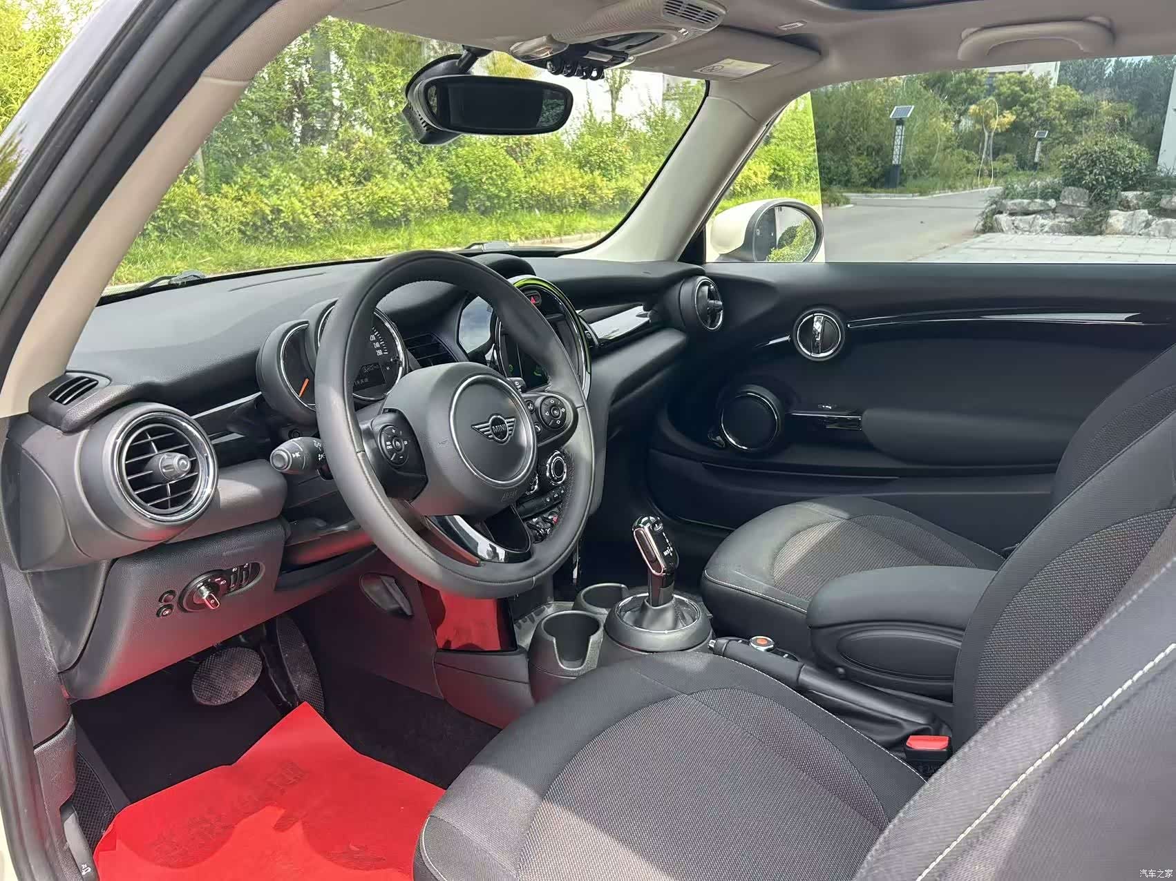 Mini ONE, 2019 9