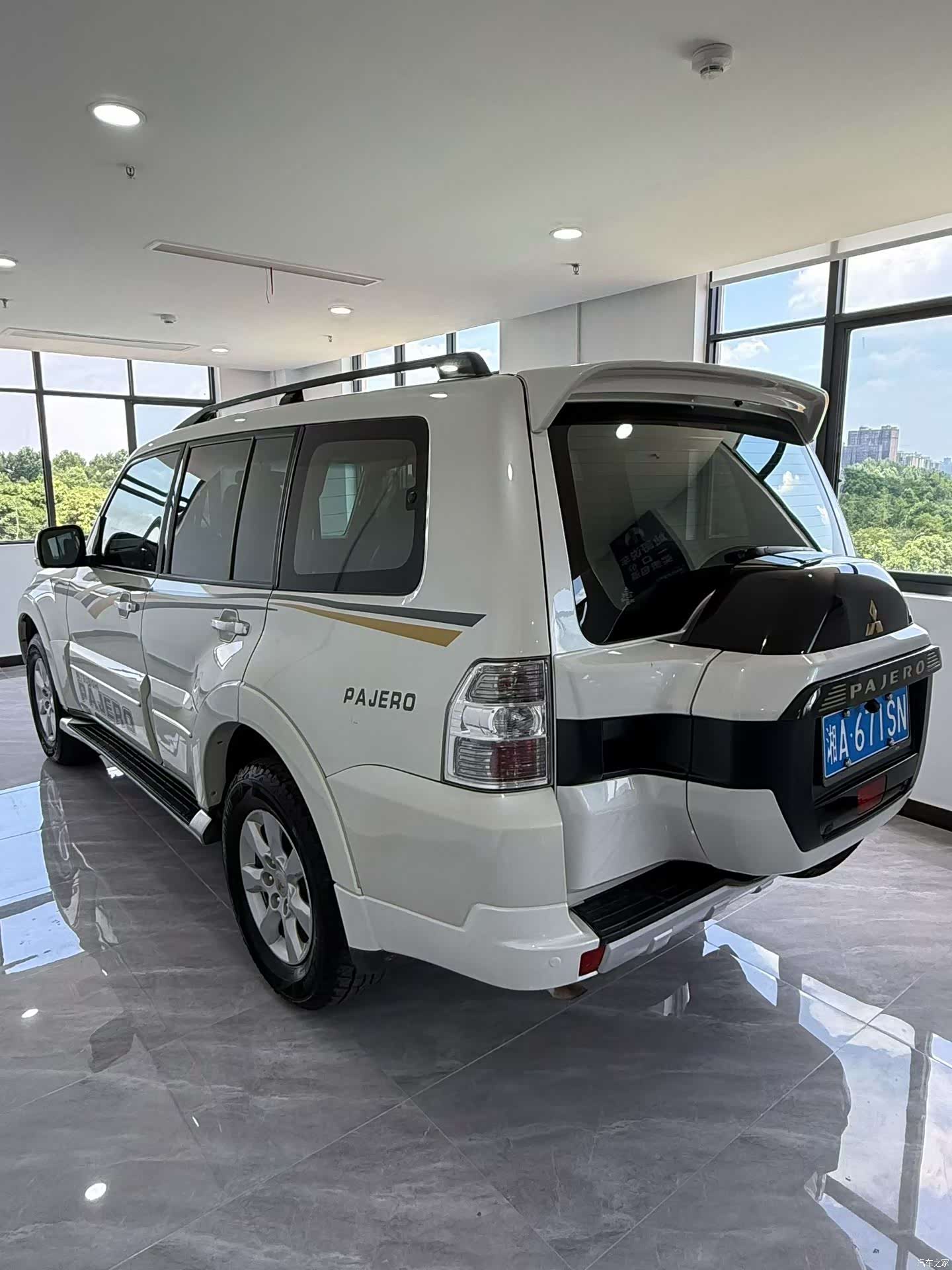 Mitsubishi Pajero, 2020 4