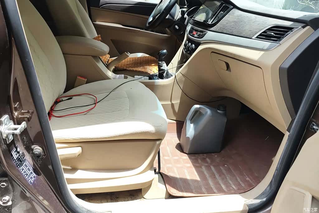 Wuling 730, 2017 8