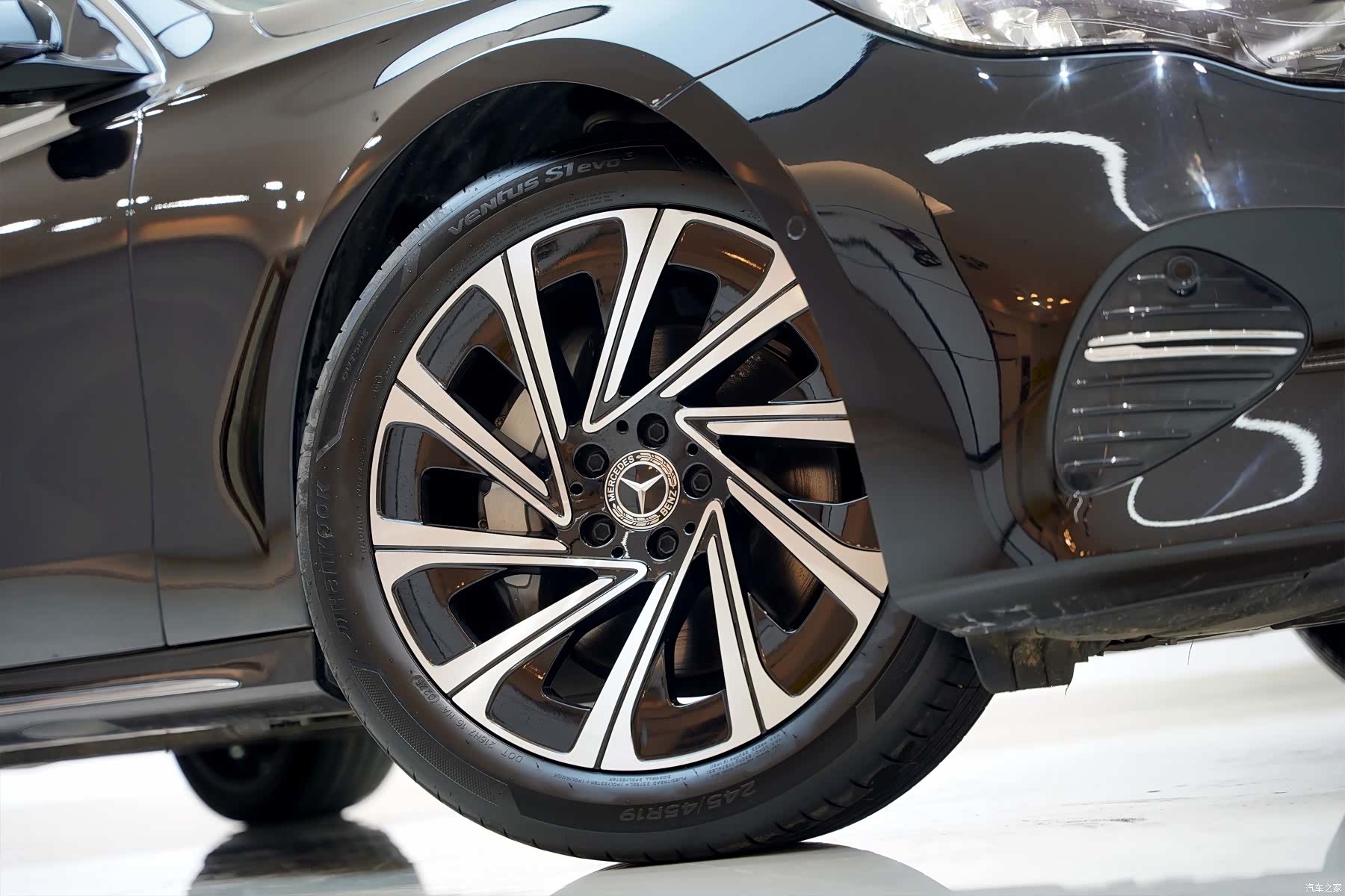Mercedes-Benz E-Class, 2024 9