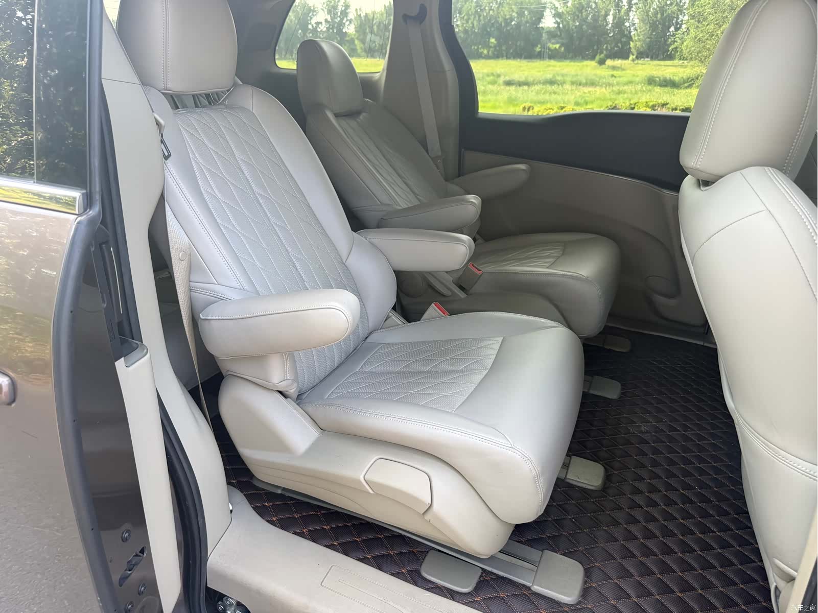 Buick GL8, 2017 9