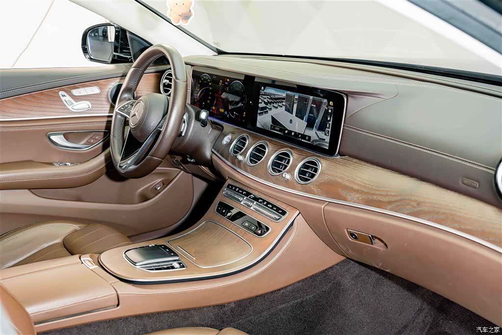 Mercedes-Benz E-Class, 2022 18
