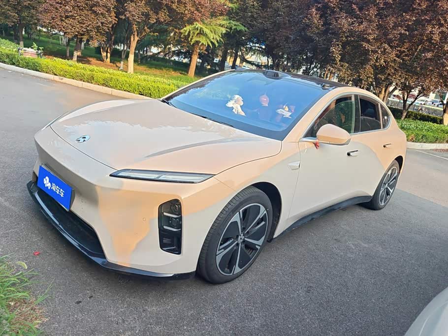 NIO ET5