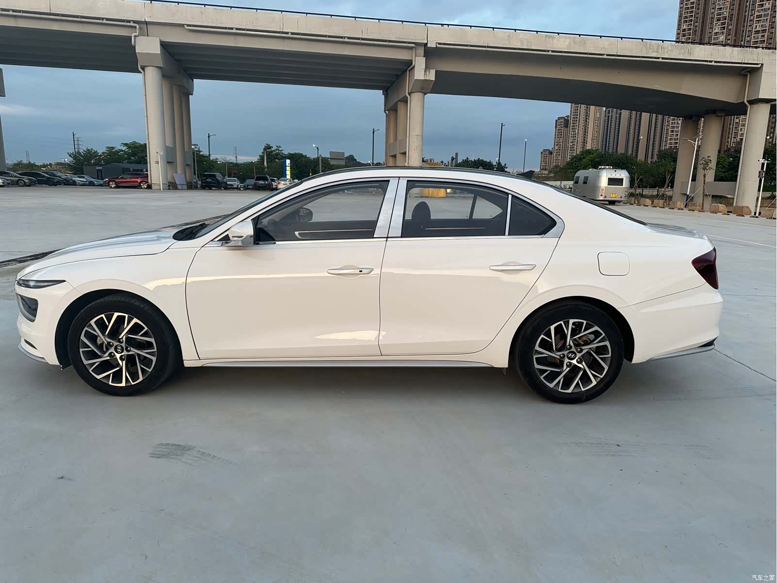 Hyundai GLX, 2022 18