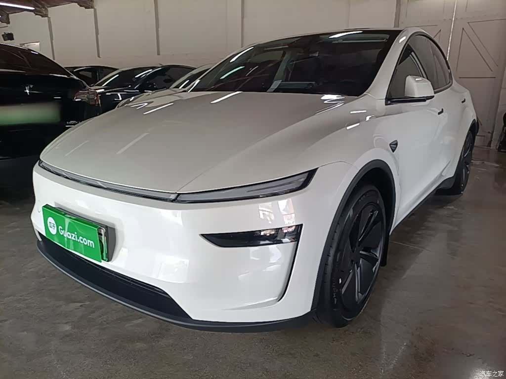 Tesla Model Y, 2025 2