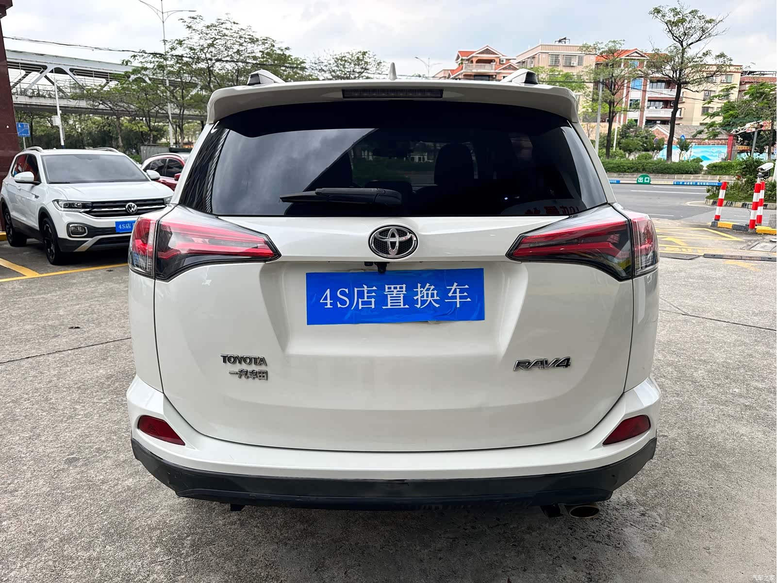 Toyota RAV4, 2017 все фото