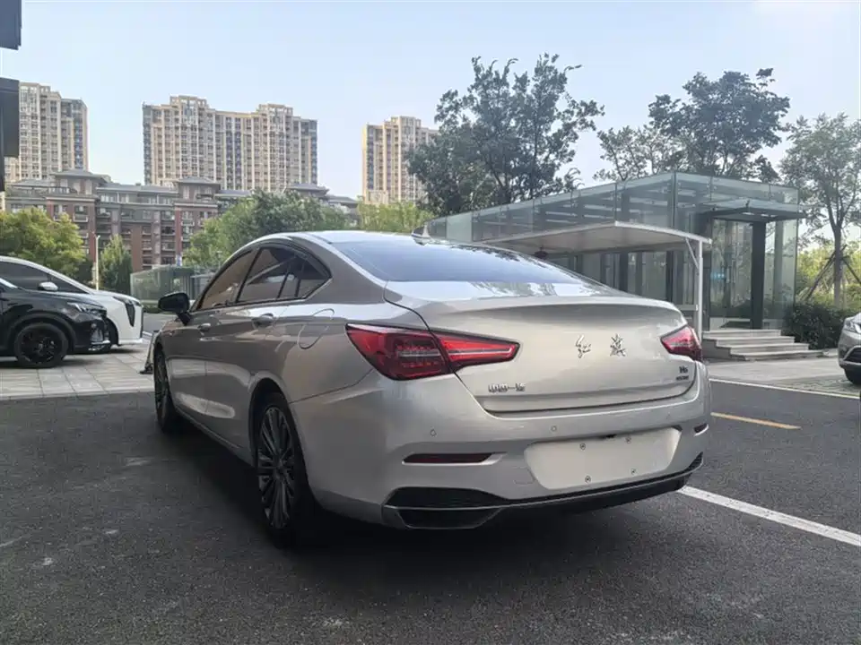Hongqi H5