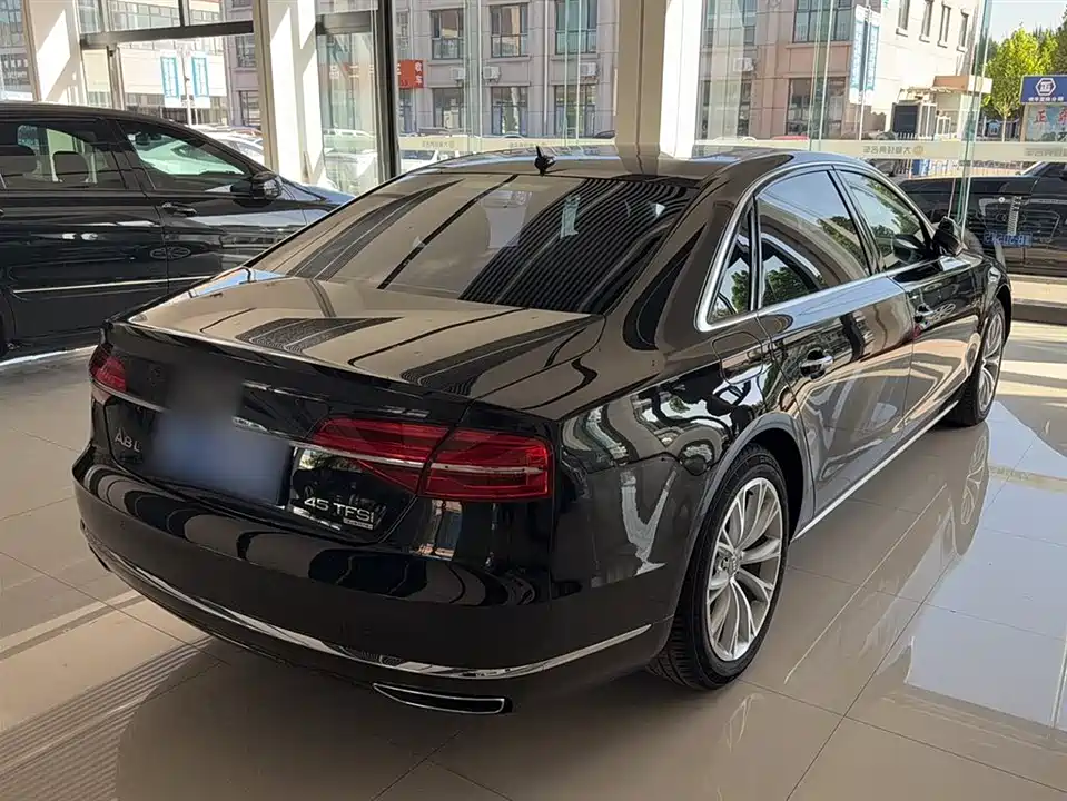 Audi A8