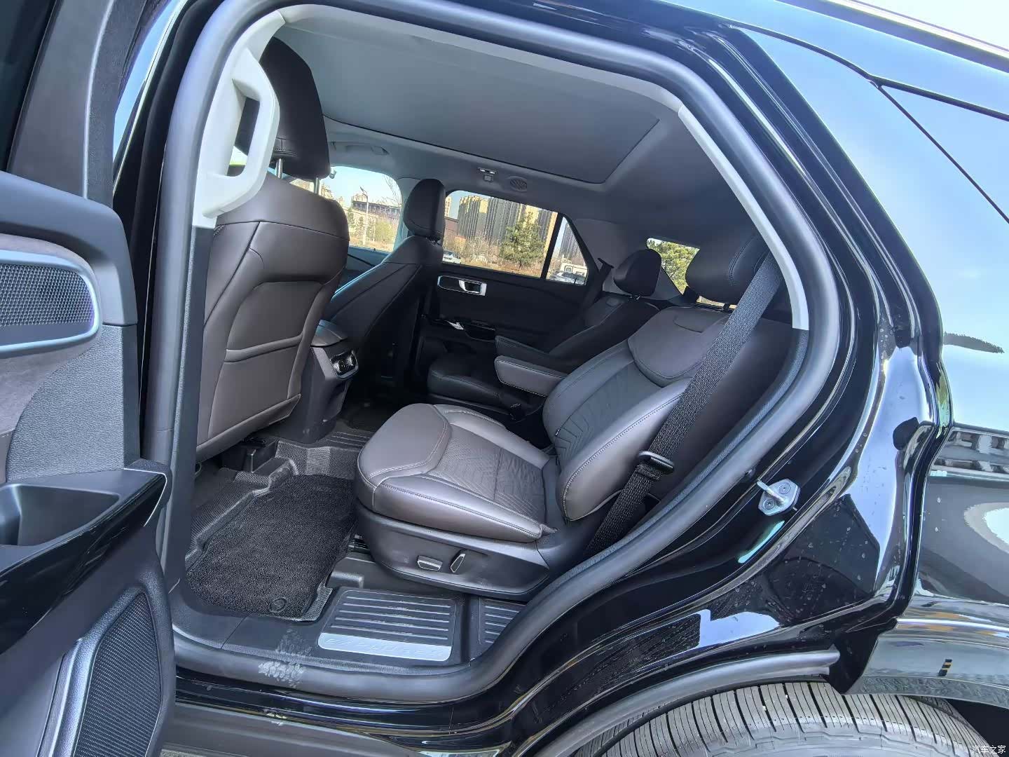 Ford Explorer, 2025 все фото