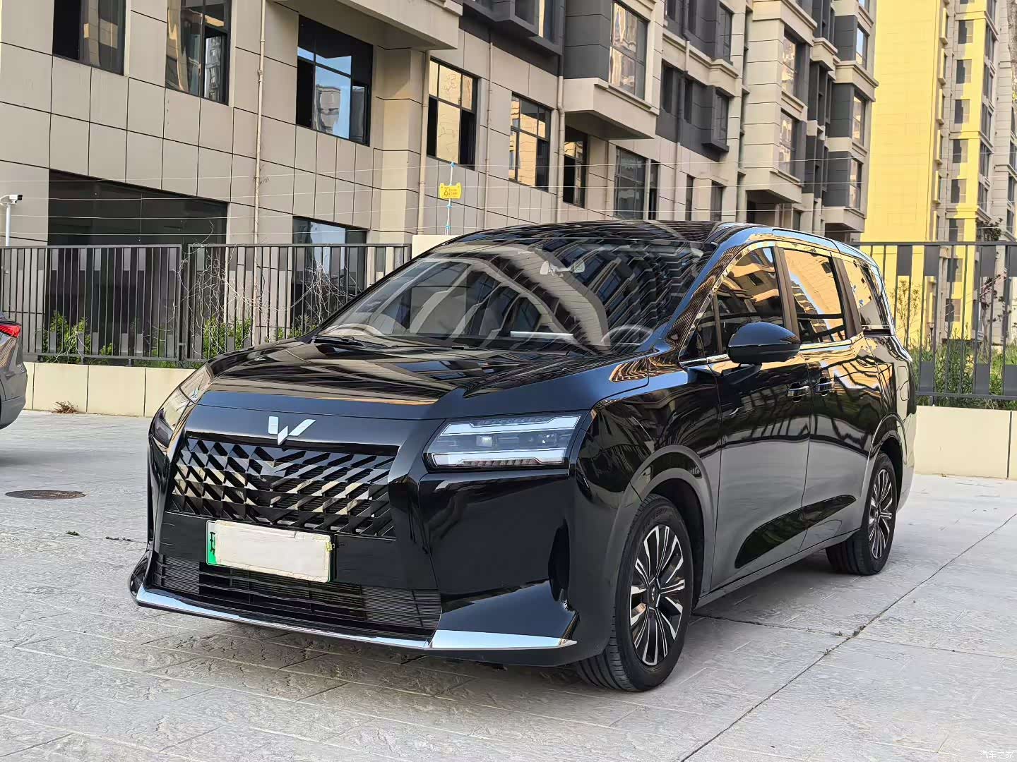 Wuling 730