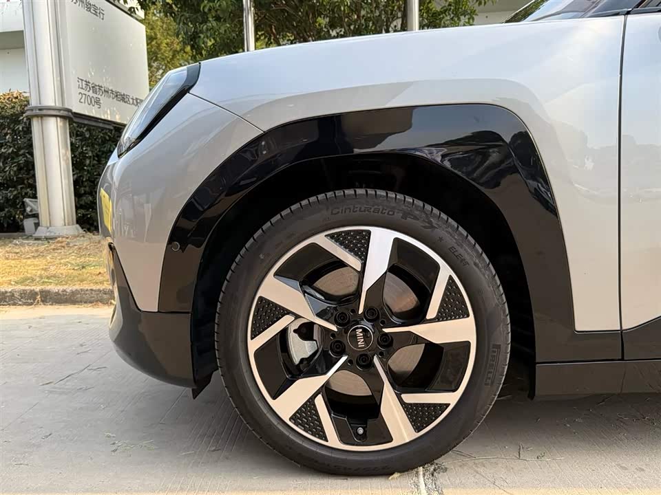 MINI Electric ACEMAN